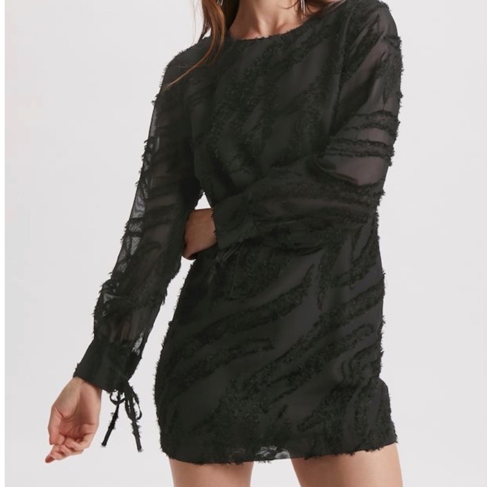 Soaked in Luxury Toriana Elegant Black Dress size Small eyelash texture